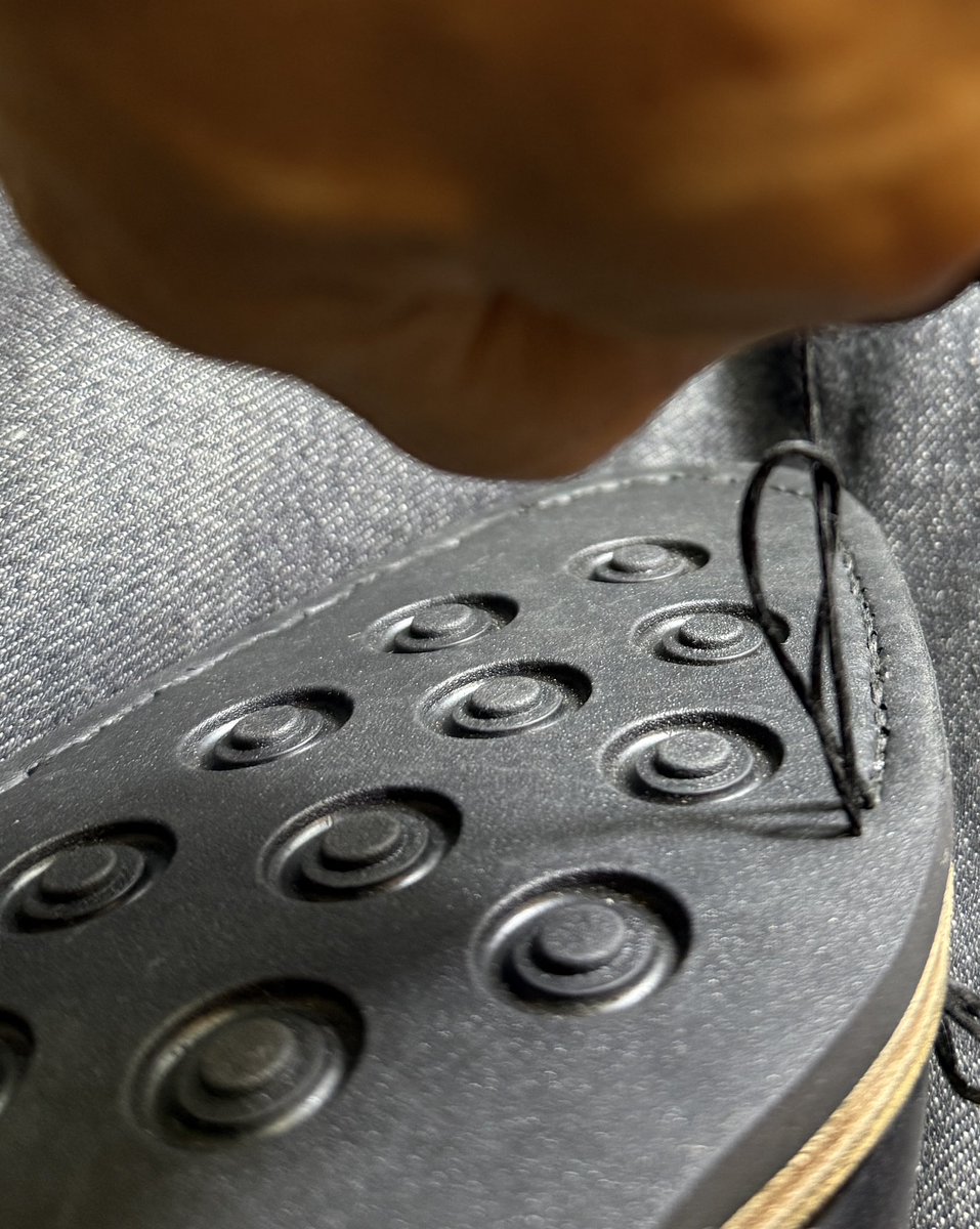 CobblerAsakusa's tweet photo. オールソール修理
縫ってます
#asakusacobbler
#浅草コブラー
#JohnLobb
#ジョンロブ
#靴修理
#shoerepairs
#手縫い
#handsewing https://t.co/9AzEdSqGPn