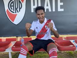 NTFootballHub's tweet photo. Jonathan Spiff (19) is a rare Argentina-born African talent.

Born in Buenos Aires to Nigerian father/Argentine mother, the #RiverPlate ST has received a call-up to the #Nigeria U20s but has yet to play.

🇦🇷🇳🇬He proudly displays both flags &amp; follows both federations on IG. https://t.co/ZaZvP3jR3G