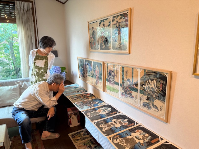 setagaya_tm's tweet photo. 地域共生のいえ『在林館』では現在「在林館の浮世絵―夏の趣」展を開催中です!
先日はコーヒーやウメジュースを持ち寄って、ご近所さんの集いも☕
夏ならではのコレクションと、オーナーさんとのお話を楽しみませんか👀✨

▼詳細はこちら
https://t.co/9ELn4a2Lyh

#世田谷 #羽根木 #浮世絵 #自然観察 https://t.co/KjJN6gGC9E