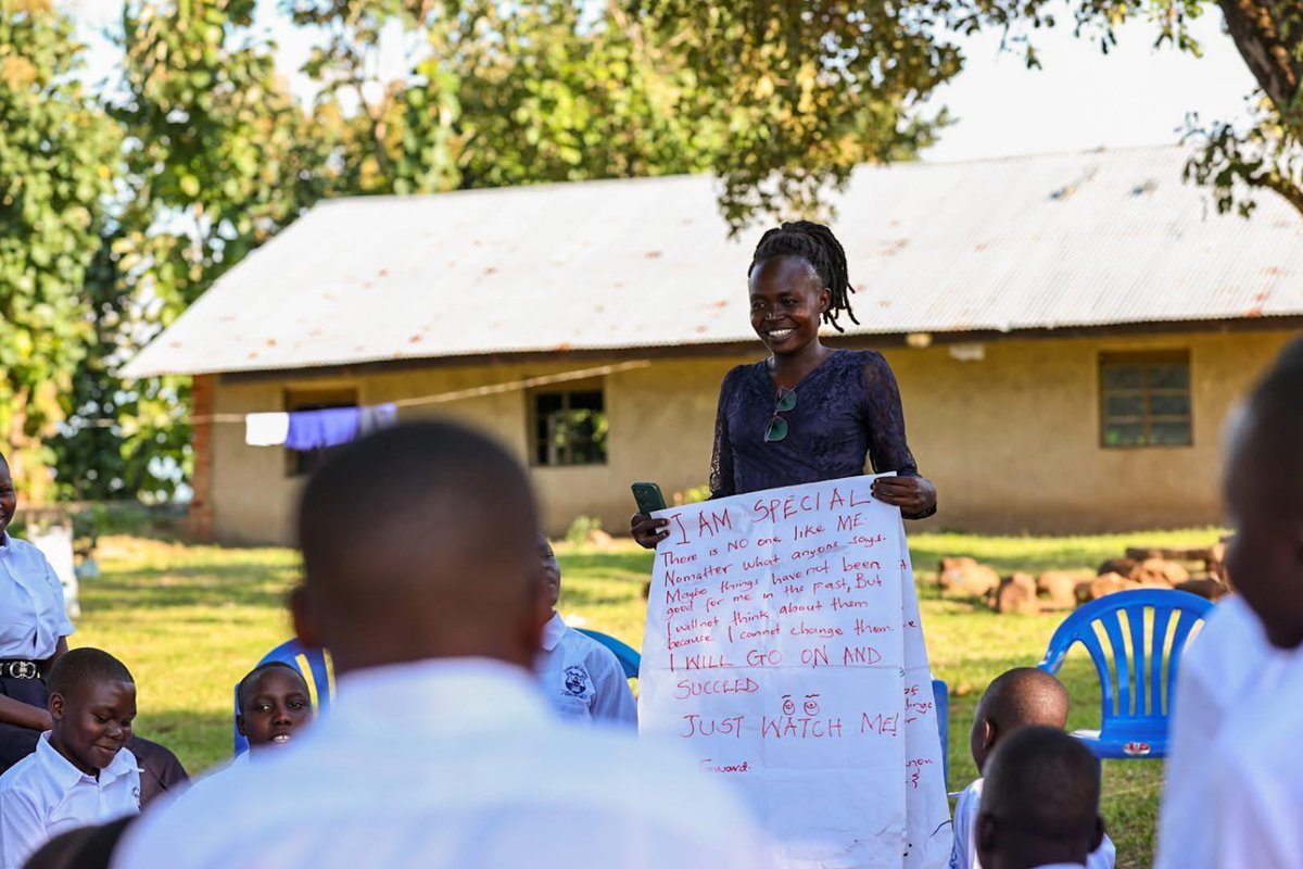 IntegrationFor's tweet photo. A teacher's encouragement can change a girl's life.
By creating safe, supportive spaces, teachers help girls stay in school, overcome challenges, and reach their full potential.
Thank you to all teachers making a difference every day! 
#ThankATeacher #GirlChildEducation #IPHR https://t.co/XZWRKZgqDI