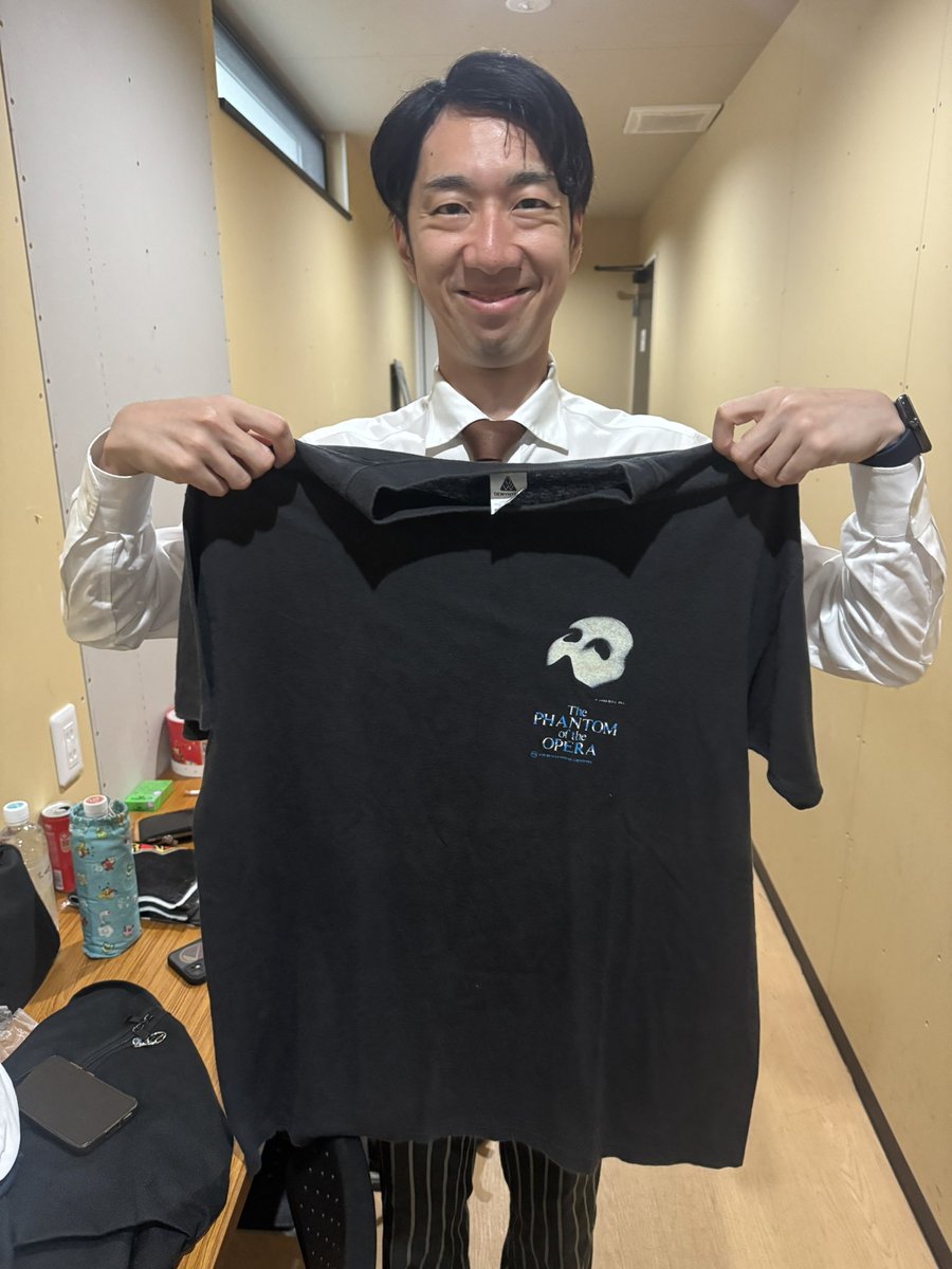 TENPEITENPEI's tweet photo. 高崎さんに誕生日プレゼントもらった
嬉しい
なんて良い漢
ありがとうございます
#ジェームズ
#ジェームズ高崎 さん
#大阪漫才師組合寄席
#30分まんざい寄席 https://t.co/g93gjNVjbX