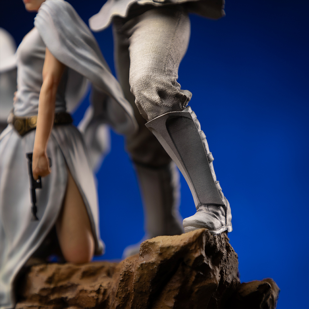 fragstorecom's tweet photo. Star Wars 1977 Luke and Leia by Iron Studios. Limited edition statue 1/10. 
It's made with high-quality materials such as Polystone and may contain parts in resin, PVC, metal, and fabric. #ironstudios #starwars 
https://t.co/veBLELn5bK https://t.co/CcL4gQavDy
