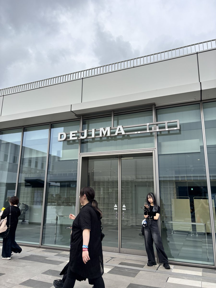 _kiZetsu_'s tweet photo. @nkm_UoxoU ご連絡ありがとうございます！ぜひよろしくお願いします！東方会場付近こちらのたてもの下あたりにおりますが、どの辺にいらっしゃいますでしょうか？ https://t.co/LUC3ftUTjh