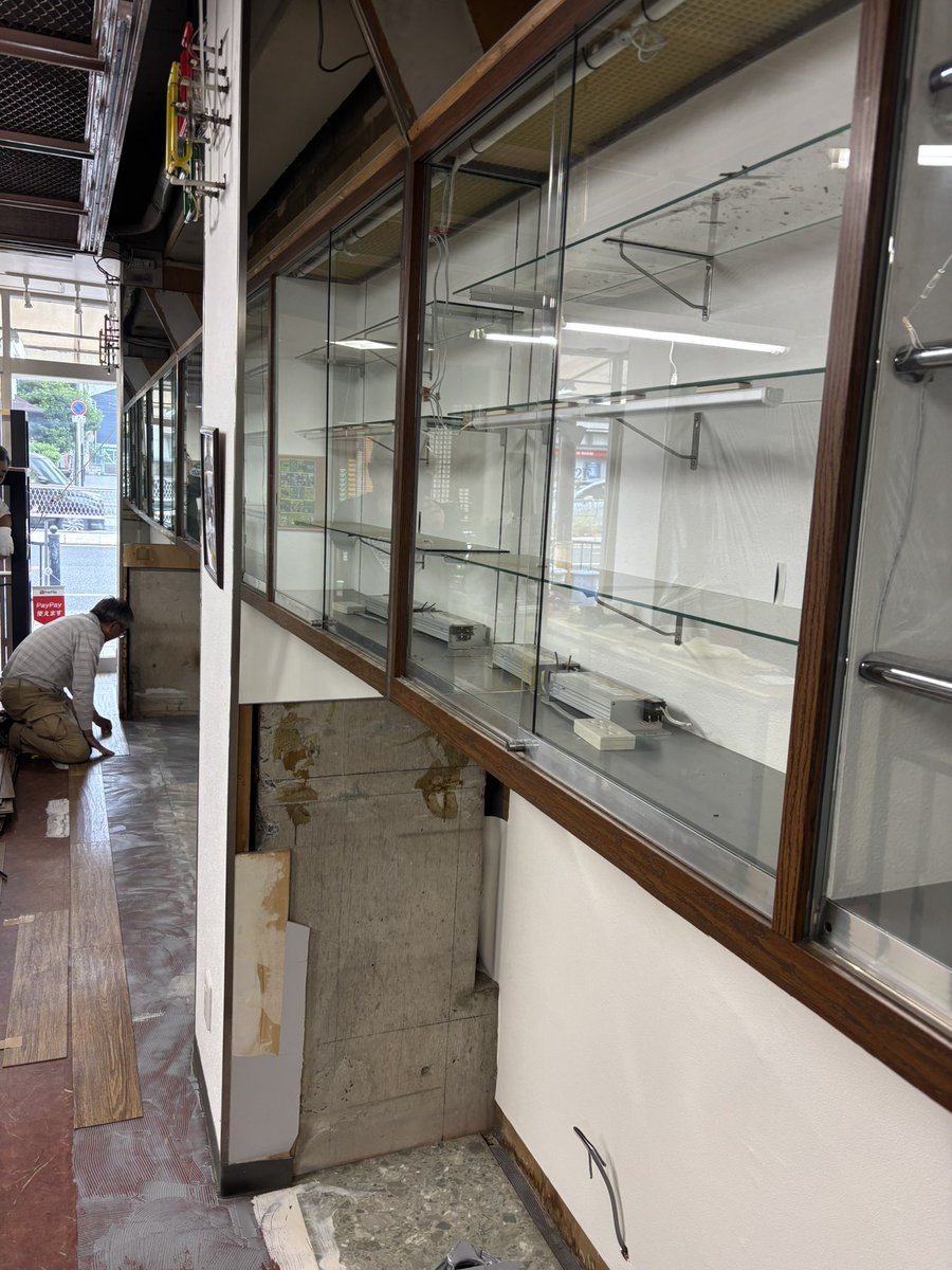 yucainfo's tweet photo. 店舗改装が順調に進んでおります
ご覧なりたい商品がございましたら直ぐにお出しできるように対応しますのでご来店の際はご遠慮なくお声がけ下さい
通信販売に関しては店舗改装中であっても通常通り対応します。
何卒よろしくお願いします
⁡
https://t.co/ewKcsOu6vY
#カメラのヤマゲン https://t.co/rL9whwF9ZK