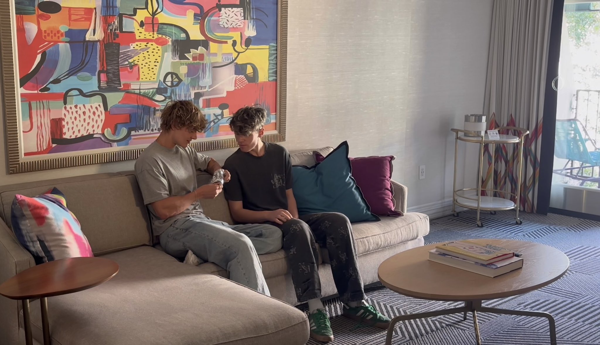 1 pic. Would you like to watch the whole scene? 😏 https://t.co/og92l6O4xQ