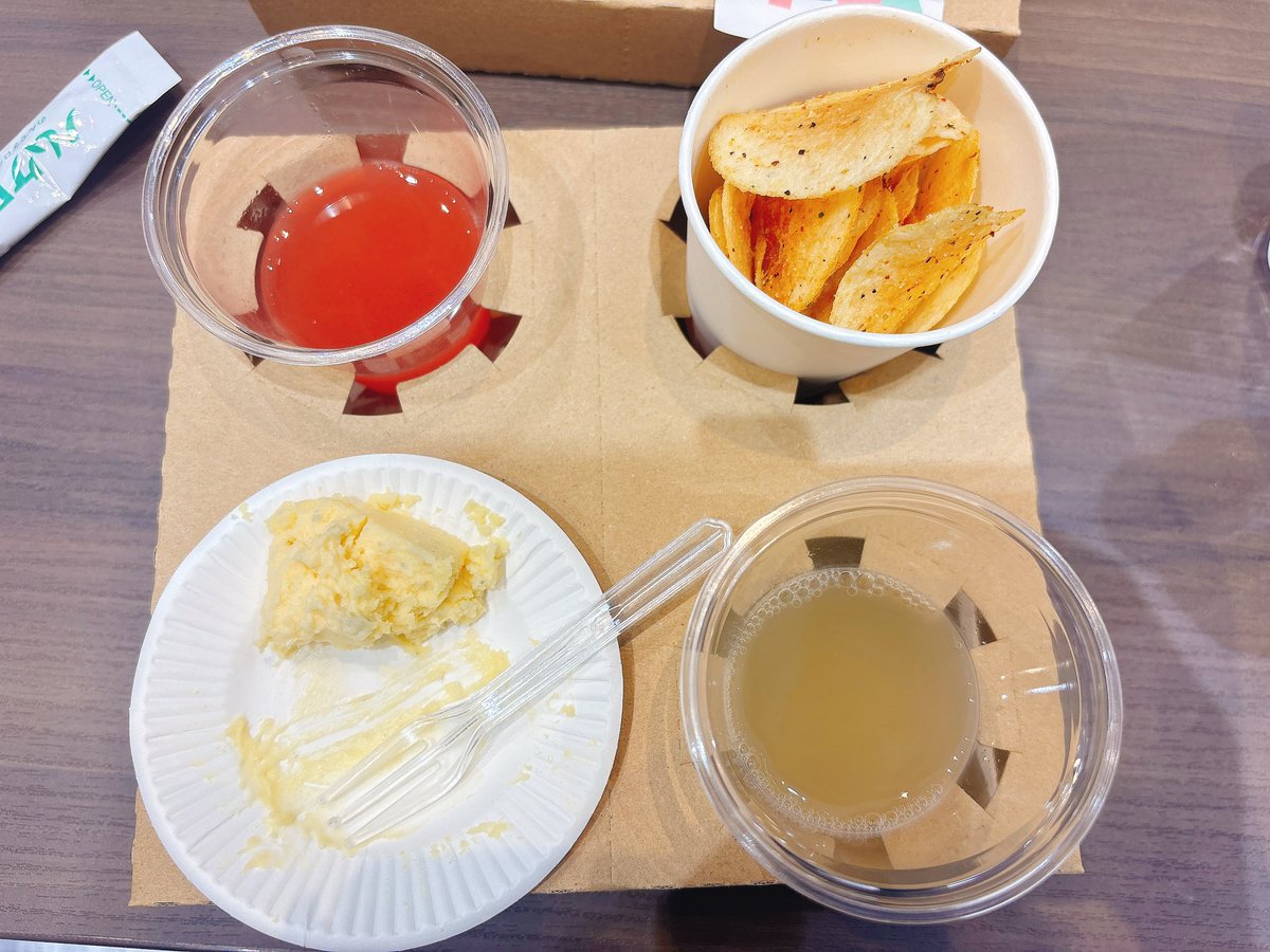 hatobamisuzu's tweet photo. 先日クランド(＠KURAND_INFO )さんの #サケFES に行ってきました！！
かなりたくさんのお酒を飲み比べして楽しめました🍸♡
普段あまり飲まない種類のお酒にも挑戦できて、自分の新しい好みも知れました✨
可愛い、おしゃれなボトルデザインがたくさんで一目惚れで買うのもありかも😍✨
#PR  #クランド https://t.co/CB0UeXRvcT