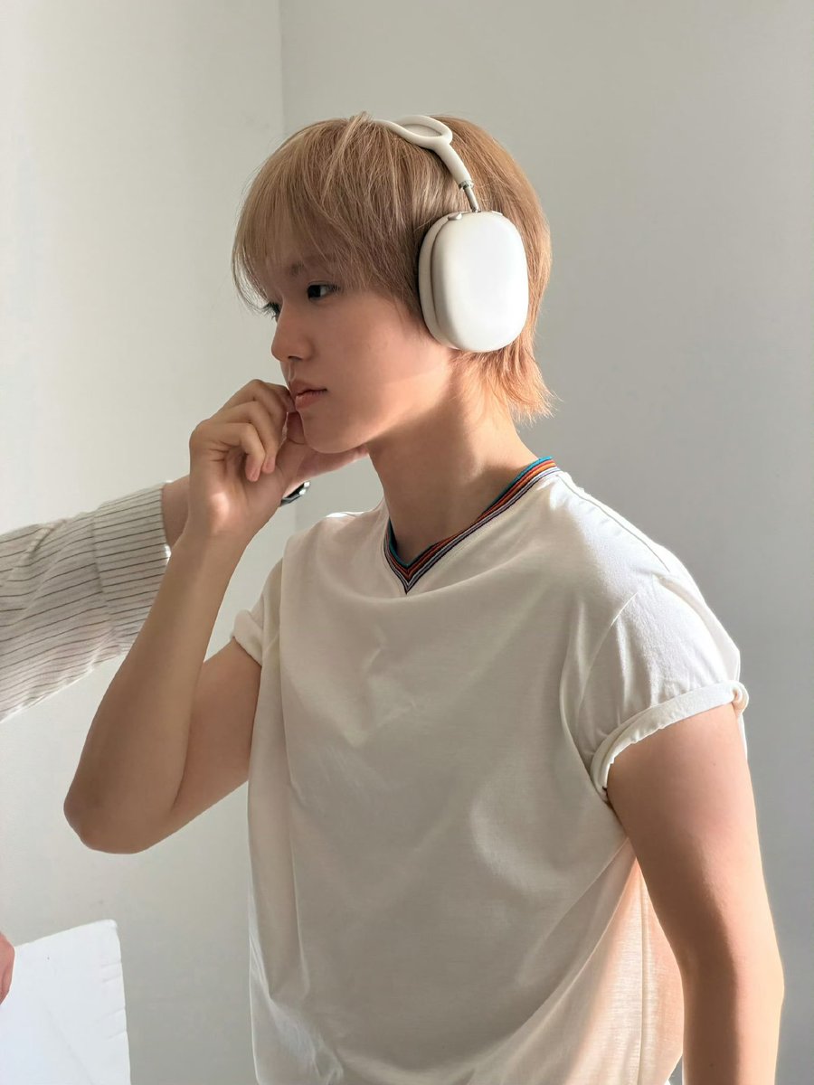 bydeye's tweet photo. 💪🏻☺️

keep on dropping tags for doyoung!✨️

Finale: The Journey of Doyoung's Emotions
#DOYOUNGXDELING
#도영 #DOYOUNG #ドヨン #金道荣
#TREASURE #트레저
@treasuremembers https://t.co/PluYeujJlQ