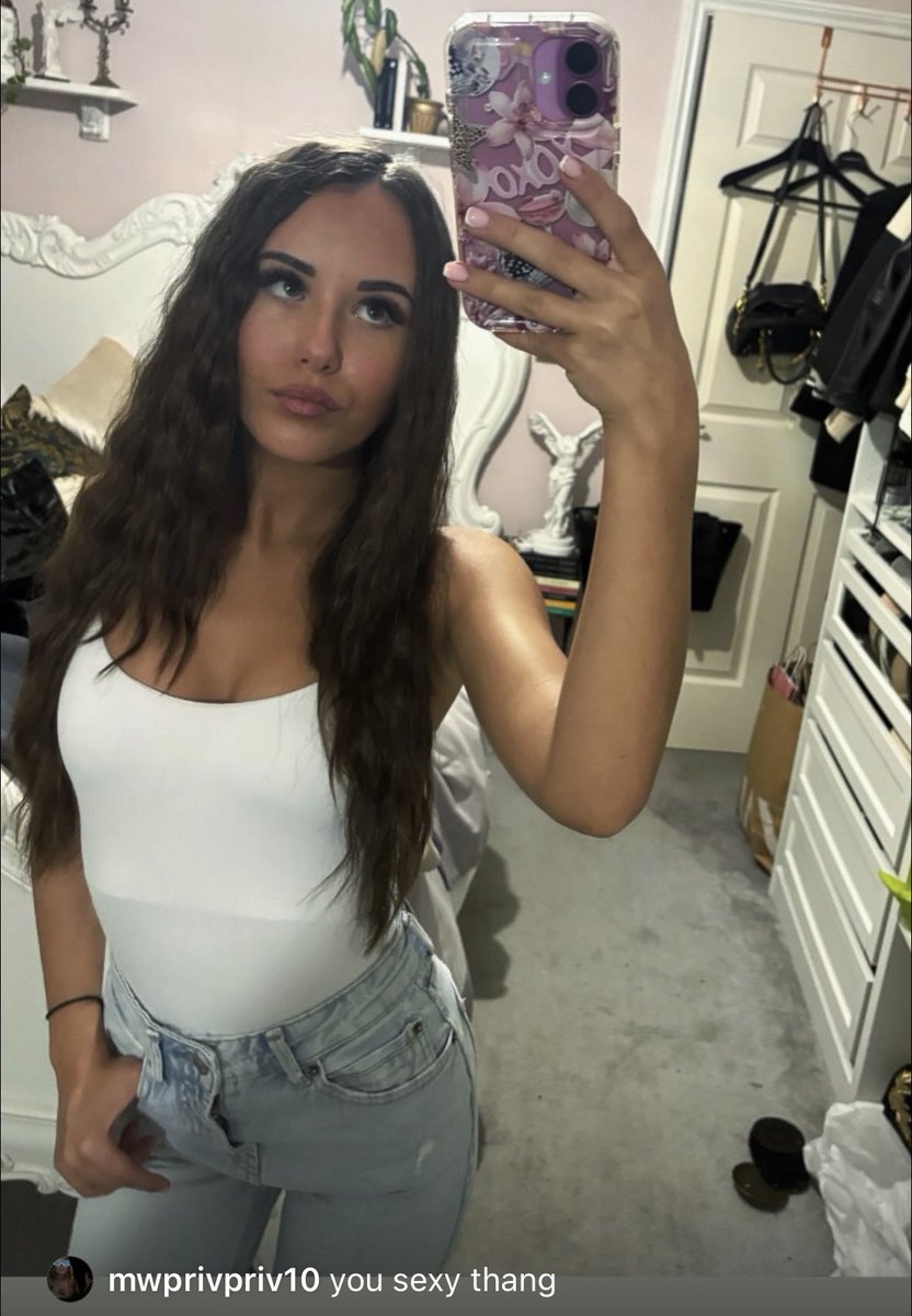 goonercum69's tweet photo. Cover her in cum https://t.co/nQZ4hze0lx