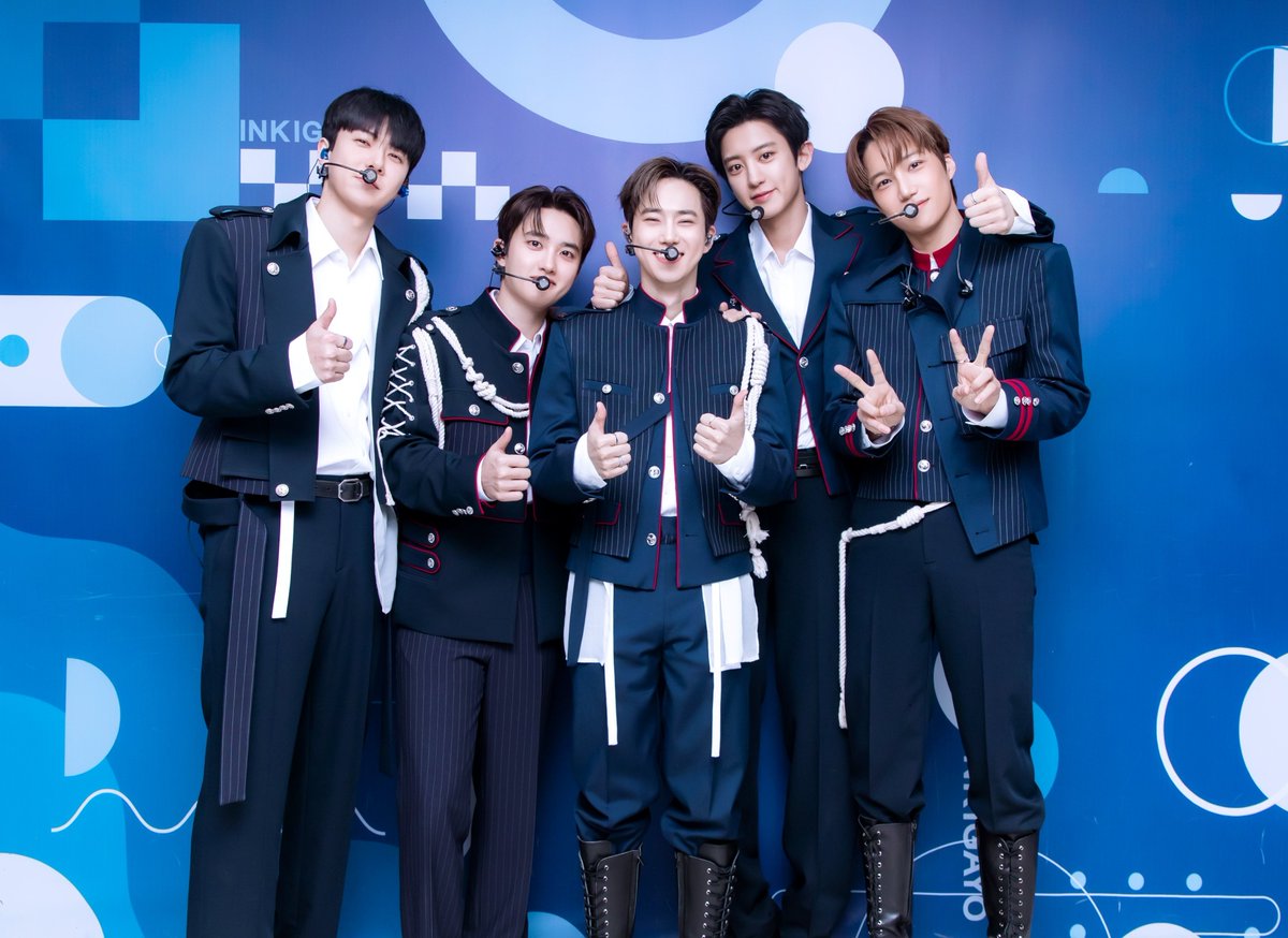 xopinkpink's tweet photo. 손높이 차이 보니까 종인이가 그렸던 엑소 키차이 생각남ㅋㅋㅋ ㄱㅇㅇ https://t.co/hHZUIvGXJc