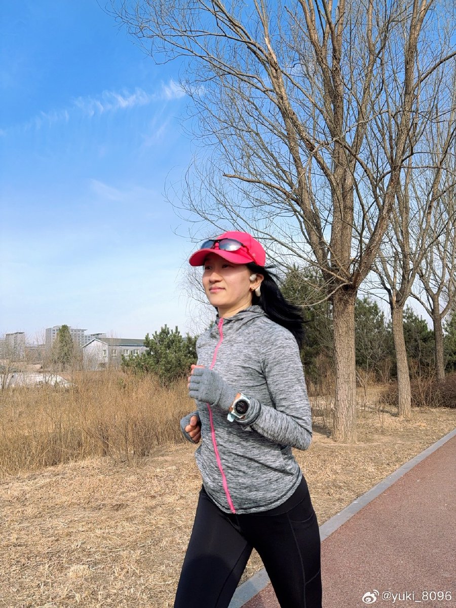 tZyJOkkuz4aIDIC's tweet photo. Take 10-minute walks daily to boost energy, sleep better u0026 keep your heart healthy—small steps make big changes!  #HealthyHabit https://t.co/XFw8Ycc5iM
