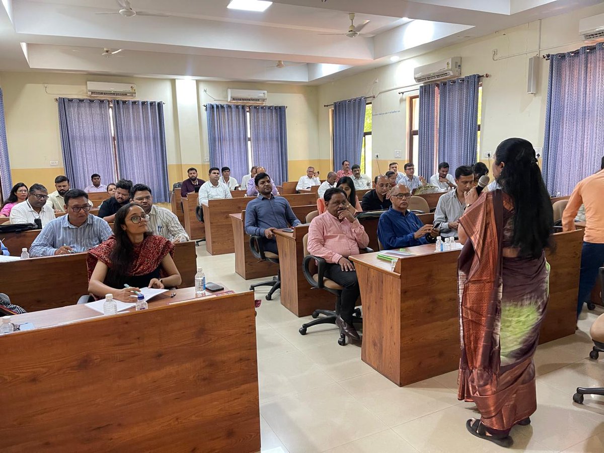 CBC_MK's tweet photo. The first batch of the 2-day State Master Trainer (SMT) Programme under the #KarmayogiKartavyaKaryakram (KKK) commenced at the Chhattisgarh Academy of Administration, Nimora, Raipur. https://t.co/RBBJbUm1W2
