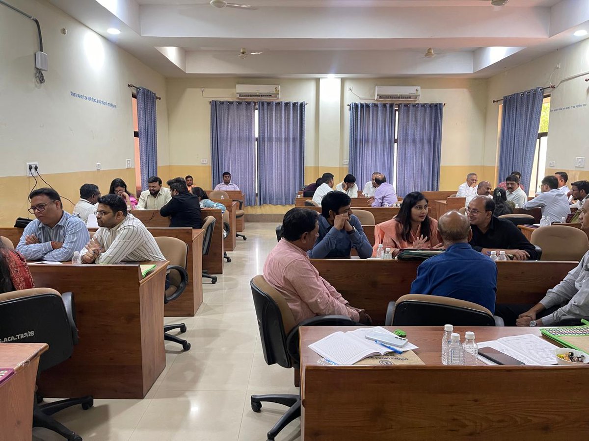 CBC_MK's tweet photo. The first batch of the 2-day State Master Trainer (SMT) Programme under the #KarmayogiKartavyaKaryakram (KKK) commenced at the Chhattisgarh Academy of Administration, Nimora, Raipur. https://t.co/RBBJbUm1W2