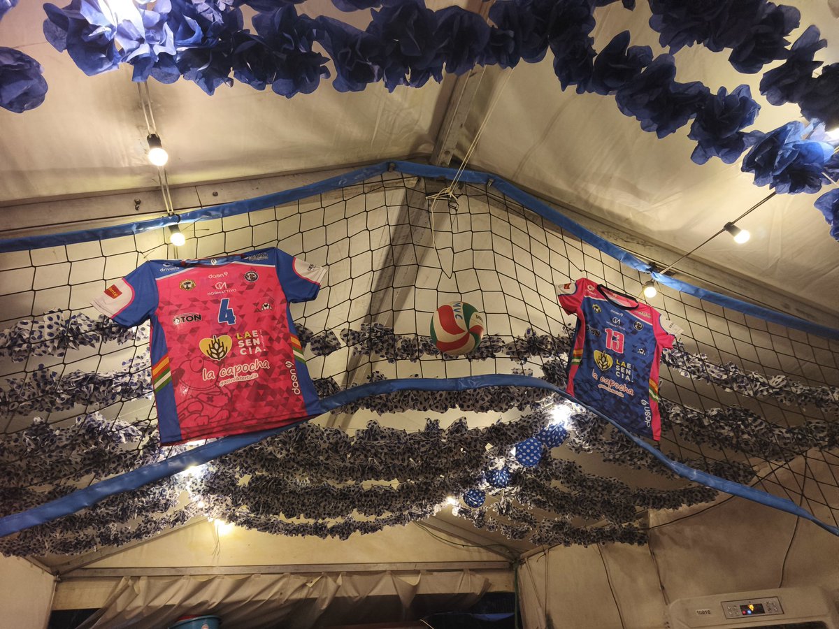 Mairenavoley's tweet photo. ¡NOS VAMOS DE FERIA! 💃🕺

Nuestra caseta ya está preparada para recibir a la FAMILIA MVC 💙!!

Gracias a tod@s los padres/madres por vuestra colaboración, ha quedado genial!! 🎉💫

#feriamairena #casetaMVC #entradalibre 

@MairenaAljarafe https://t.co/kkoUsEDc6K