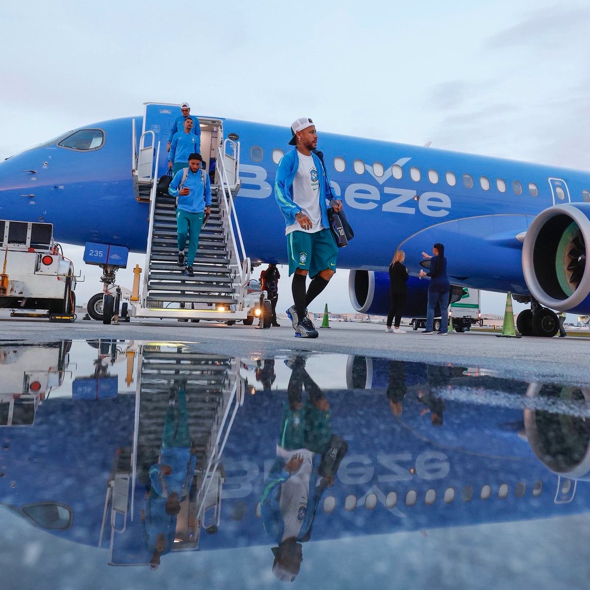 WorldCupXtraa's tweet photo. 𝐍𝐞𝐲𝐦𝐚𝐫 𝐉𝐫 arrived in Miami. 🇧🇷 https://t.co/8dVrNfcKma