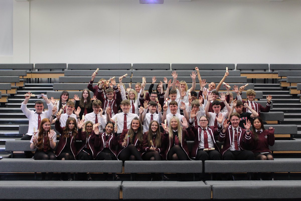AlloaAcademy's tweet photo. An amazing evening at our S6 Graduation last night. 🧑🏼‍🎓👨🏼‍🎓

Thanks to all who attended and to the staff who organised. 🎓💐

We will miss the S6 dearly. Good luck in your new adventures we know you will all be amazing  💙 https://t.co/MrawMRBrCh