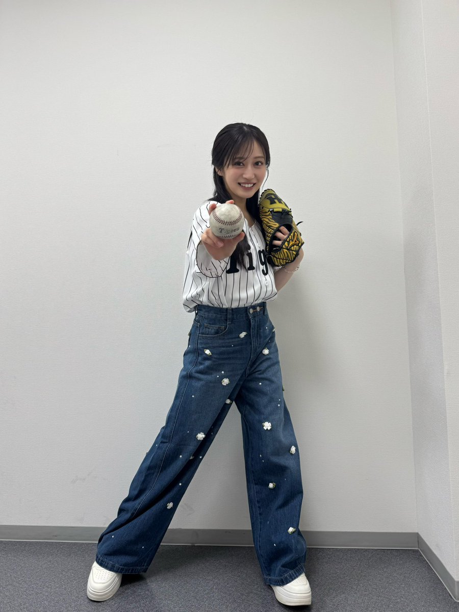 kchi_hi1217's tweet photo. 本日の日本郵便株式会社協賛試合で始球式の予定でしたが雨で中止になりました！

もうここまで完成していました🐯
ユニフォームも用意していただいてたのでまたこちらも振替試合などでお披露目できる日がきますように📮✨

921 は 郵便局のキャラクター
ぽすくま のお誕生日🧸♡
#阪神タイガース https://t.co/B7IrMWmGu9