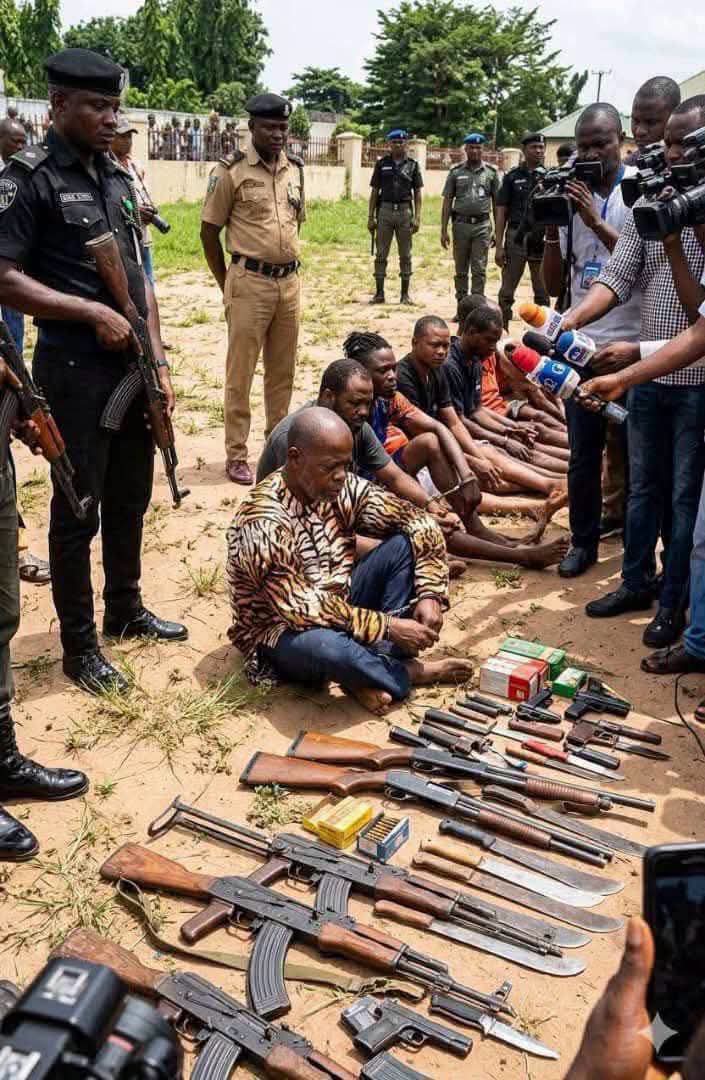 Pressman2040's tweet photo. 💔😭THE FALL OF A BANDIT PASTOR IN OYO: Exposing Hypocrisy and False Accusations

Every Sunday, he stood before his congregation preaching peace, hope, and divine protection. The people trusted him. They revered him as a genuine man of God.

Today, however, he sits in a prison cell accused of supplying weapons, drugs, and logistics to the very bandits terrorising innocent communities.

The tragedy here extends far beyond the arrest of a criminal. It lies in the ultimate betrayal: a man entrusted with guiding souls was allegedly fueling the suffering of the people he pretended to pray for.

While devastated families wept over kidnapped loved ones, he used his sacred office and societal privilege as a shield turning the pulpit into a weapon of deception.

This is not just about one man. It is about the systemic exploitation of faith for criminal enterprise. It is about the erosion of trust between communities and the institutions that should protect them. And it is a stark reminder that evil does not always wear a mask sometimes, it wears a collar.

The law must now take its full course. No mercy for those who hide behind the cloth to commit atrocities. No sanctuary for those who trade in blood while preaching peace.

Let this serve as a warning to every charlatan using religion as a cover for criminality: the pulpit is not a shield. And justice is patient.