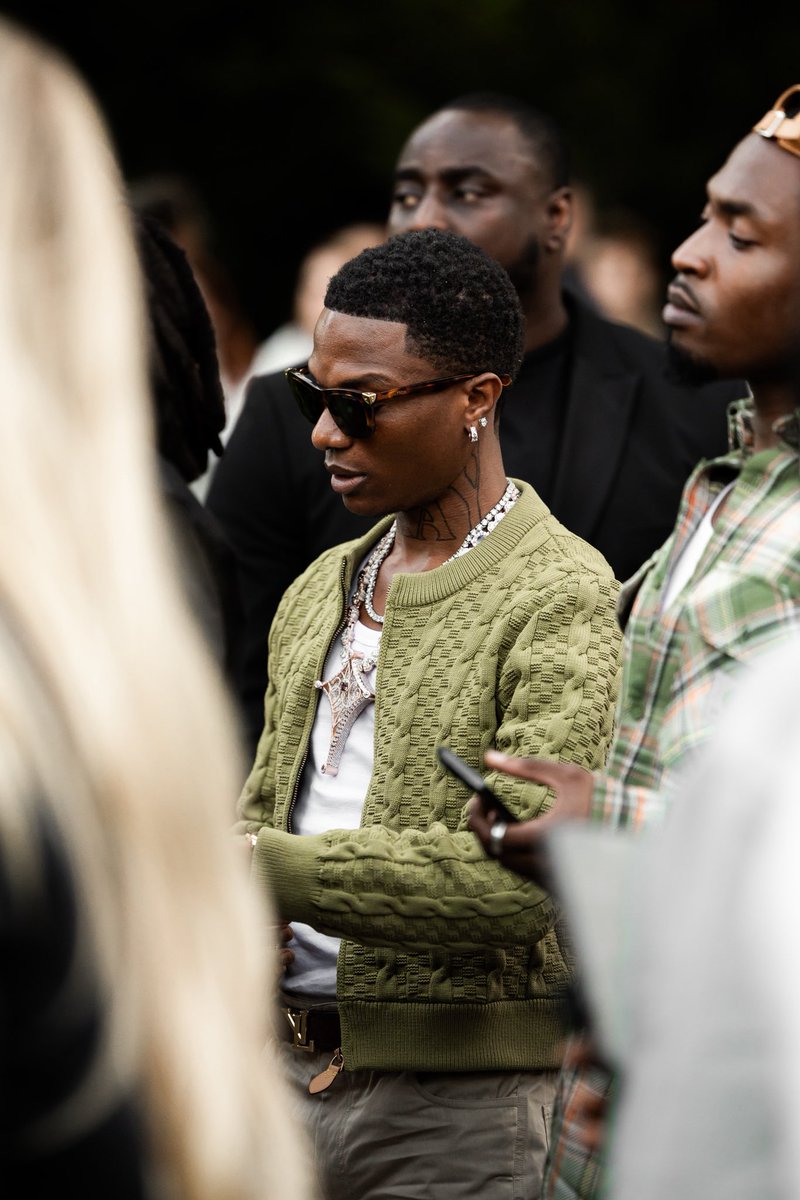 WizkidSource's tweet photo. FashionWizSta 💚🦅 https://t.co/VAEZ5pAfCX
