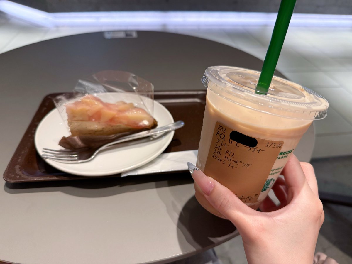 _zkyun's tweet photo. 桃のアールグレイタルト去年もずっと食べてたから、早速気になったカスタマイズ実践✨✨美味しかった〜ありがとうございます😻 https://t.co/8YtPgMxxUw