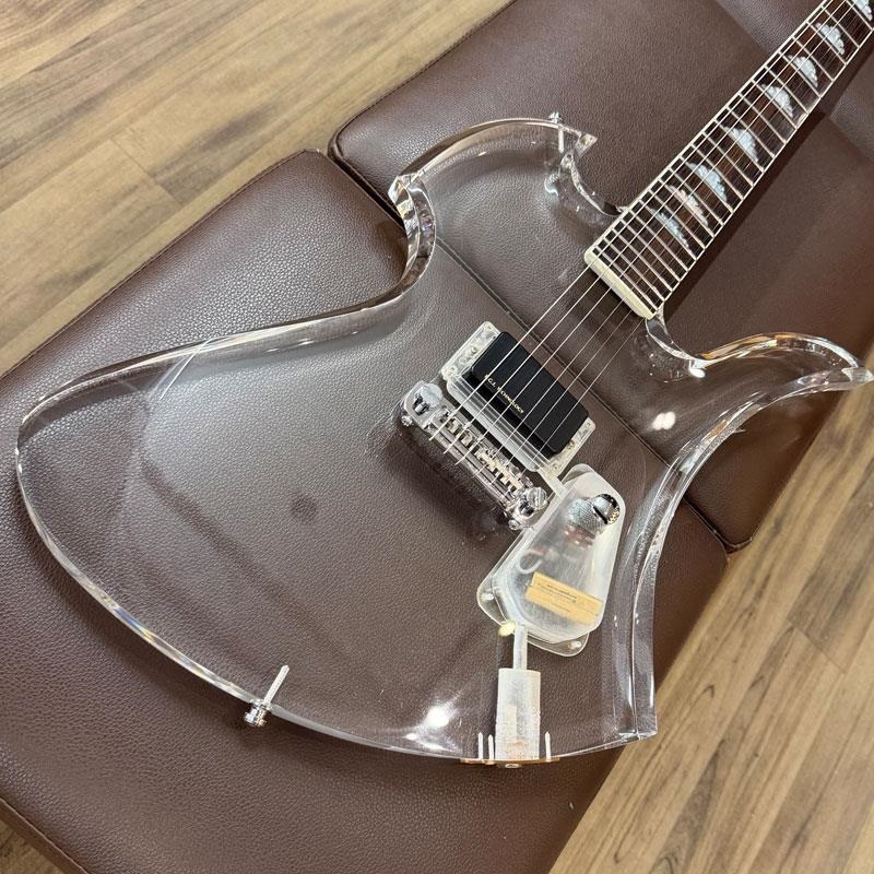 Clear body, massive presence. 🔥 A used FERNANDES MG-115C—the