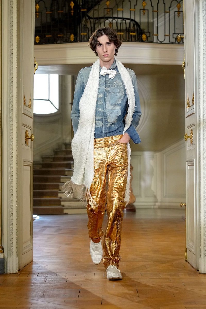 izzah_vl's tweet photo. saint laurent ss'27 menswear / dior ss'27 menswear, we're about to see a lot of gold surfaces this season. https://t.co/FTwJNqEJ67