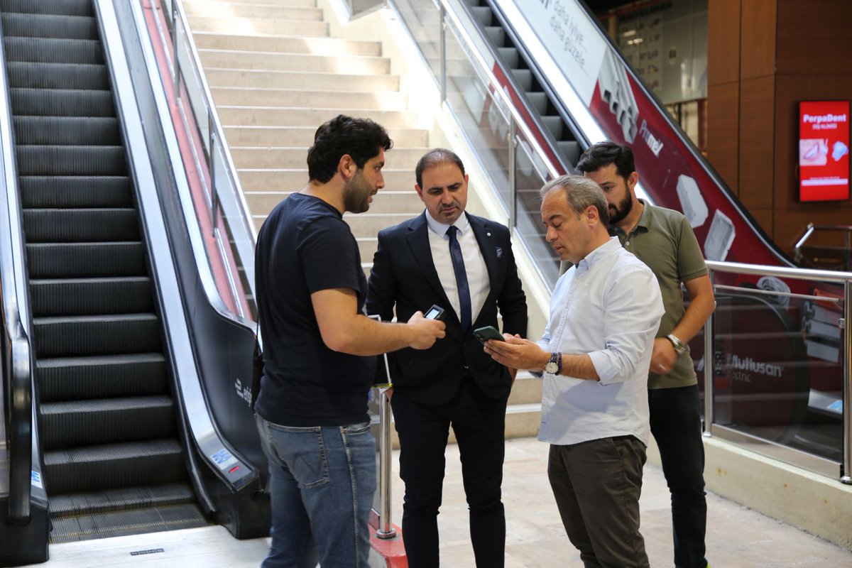 perpatm's tweet photo. PERPA Kooperatifi ve PERPA B Blok Başkanı Atakan Yücel, Yönetim Kurulu Üyesi İhsan Kartal, PERPA Ticaret Merkezi'nde devam eden iyileştirme ve yenileme çalışmalarını yerinde inceledi.
https://t.co/rbYWfDN2Nz https://t.co/uzCuez04hN
