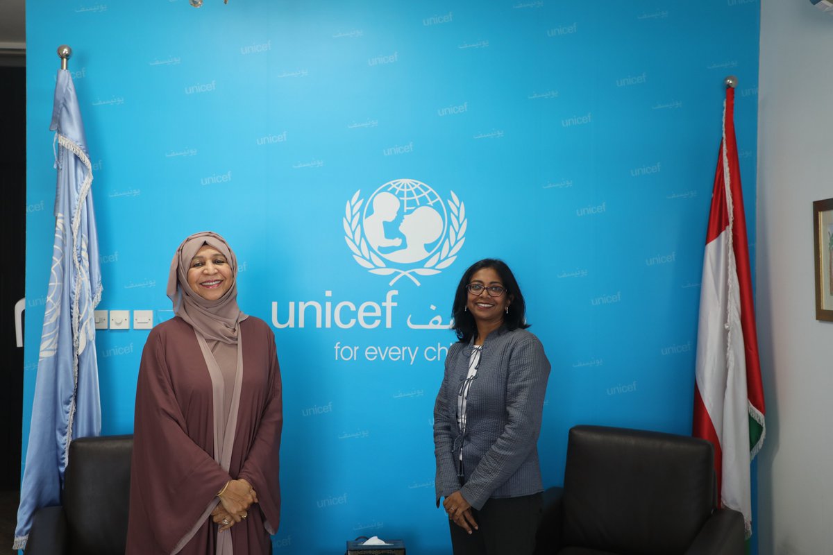 UNICEFOman's tweet photo. Congratulations to Prof. Thuwayba Al Barwani on her re-election to the UN Committee on the Rights of the Child. 

UNICEF Oman warmly welcomes this achievement and looks forward to her continued leadership &amp; contributions to advancing child rights in Oman and globally. 🇴🇲👏
#CRC https://t.co/vbgna13pq9
