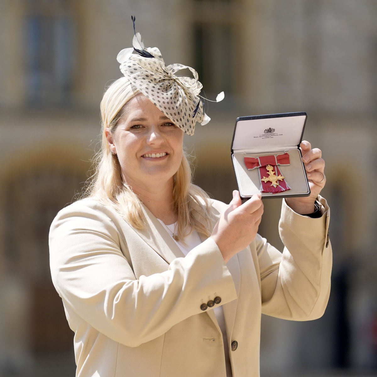 TheCricketerMag's tweet photo. Katherine Sciver-Brunt received her OBE for services to cricket on Tuesday 👏 https://t.co/LwGOxNmzcH