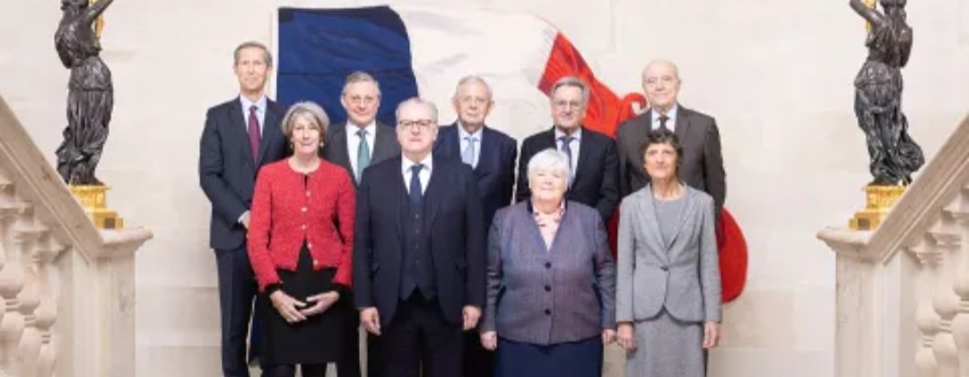 lilinath5's tweet photo. @AlertesInfos Quelle bande de vieux cons plein de fric. c'est honteux ! 😡 https://t.co/hrPM1mPpqq