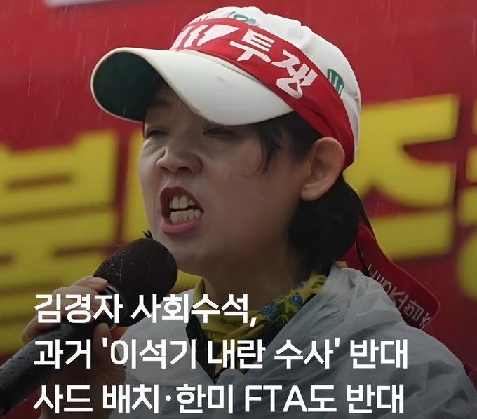 sh27021's tweet photo. 소개합니다!!

청와대 신임 수석입니다.

곧, 대한민국 전체가 홈플러스 꼬라지 납니다.