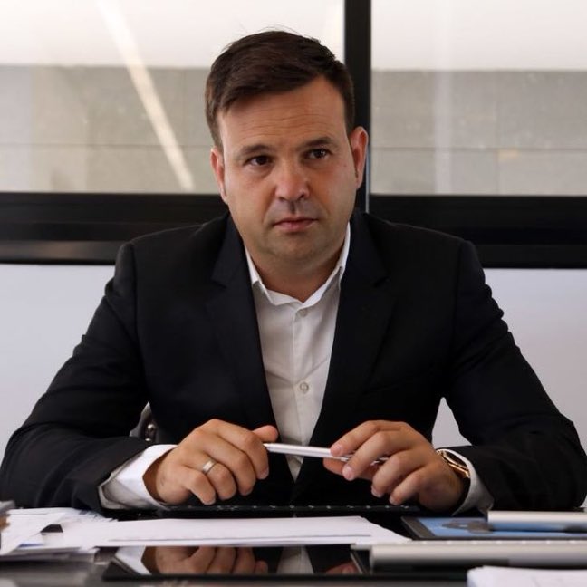 fcbisprime's tweet photo. 🚨 Jose Elias (empresario y avalista de Laporta): "Creo que me presentaré a la presidencia del FC Barcelona."

"No se trata de presentarse solo por presentarse. Hay que ir con un proyecto y con ilusión."

"Soy amigo personal de Enrique Riquelme, y en algunas cenas, hemos fantaseado con que uno de nosotros sea presidente del Barça y el otro presidente del Real Madrid."