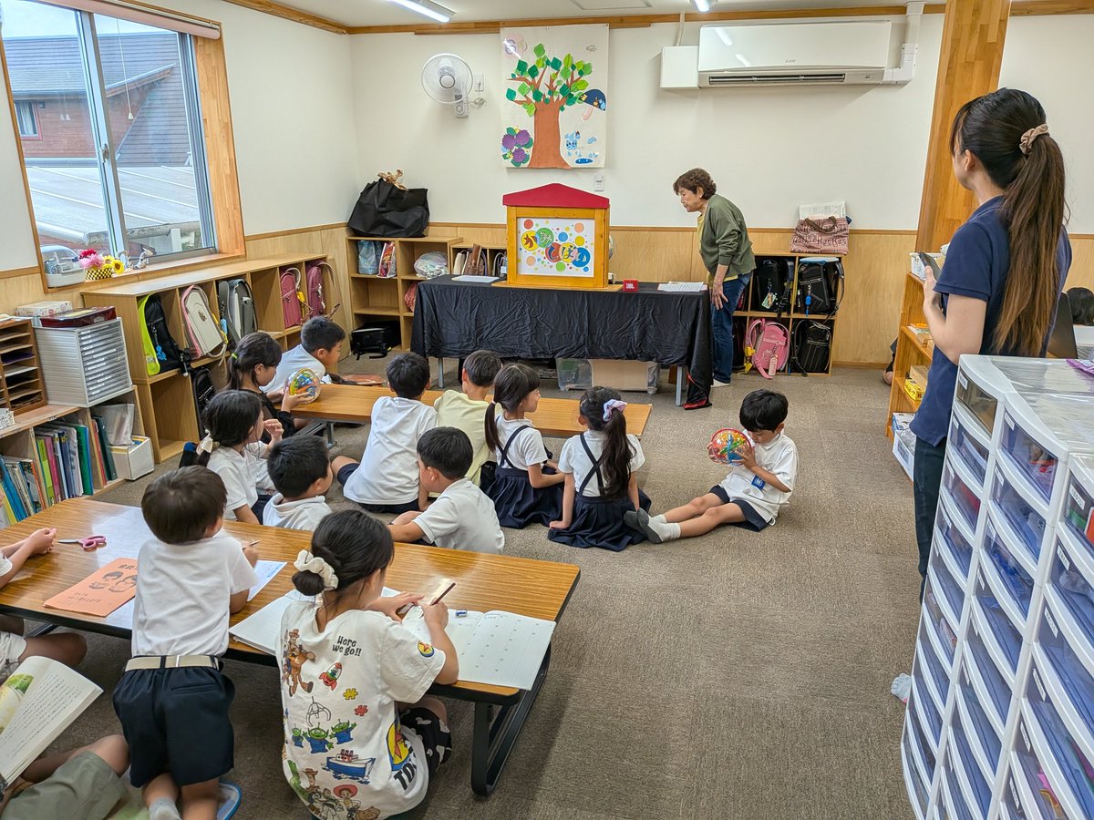 vaneyshow's tweet photo. 「地球を抱きしめてプロジェクト紙芝居」
茶臼山児童クラブ公演でした♪ https://t.co/Sj92o3wDBY