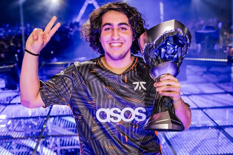 OvertimeVCT's tweet photo. Jugadores con mejor palmarés VCT antes de cumplir 19 años:

🇧🇷 Less
- Campeón de Champions 🏆
- Campeón de VCT Americas 🏆
- Subcampeón de Masters 🥈
- Subcampeón de LOCK//IN 🥈

🇹🇷 Alfajer
- Campeón de LOCK//IN 🏆
- Campeón de Masters 🏆
- Campeón de VCT EMEA 🏆

🇰🇷 Xross
- Campeón de Masters 🏆
- Campeón de VCT Pacific 🏆

🇦🇷 Neon
- Campeón de Masters 🏆
- Subcampeón de VCT Americas 🥈

🇧🇷 blowz
- Campeón de Masters 🏆
- Subcampeón de VCT Americas 🥈

🇧🇷 cauanzin
- Campeón de VCT Americas 🏆
- Subcampeón de LOCK//IN 🥈
- Tercer puesto de Champions 🥉

🇹🇷 Wo0t
- Subcampeón de Champions 🥈
- Subcampeón de Masters 🥈
- Subcampeón de VCT EMEA 🥈
