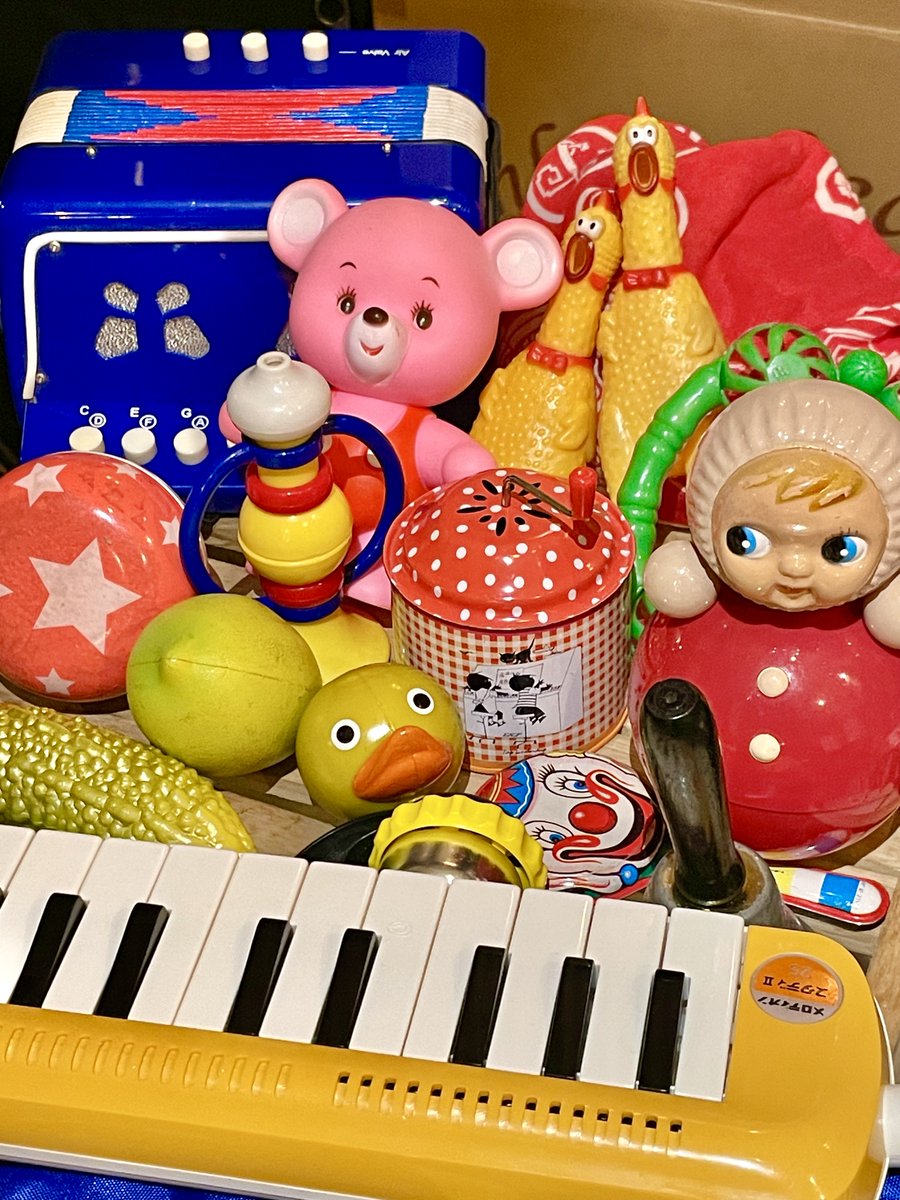 kuragetravolta's tweet photo. 明日 6/25 は 千駄木 Bar Isshee

初めましての大和田千弘さんと
二度目ましてのhamachiちゃんと
お初のトリオ

とびきり楽しい夜になりますよー
遊びにきてね！

6 / 25（木）＠ 千駄木 Bar Isshee 
大和田千弘(key)
hamachi (perc)
かわいしのぶ(b,etc)

https://t.co/x38KgntsUi https://t.co/jkNmwkQxzM