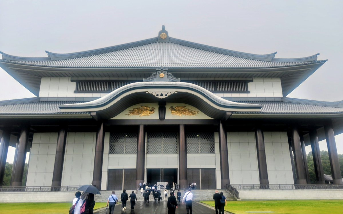 Dakkai440's tweet photo. 令和8年6月21日（日）
日蓮正宗法華講
支部総登山11時30分〜御開扉受ける前はあいにくの小雨☔だったが
御開扉受け外に出たら晴天☀＼(^o^)／✌御戒壇様に御目通りが出来感無量😭新入講の方も感無量で😭が止まらなかったと感想血脈相伝の日如上人猊下様より謗法罪障消滅等御祈念していただき御報恩感謝 https://t.co/HmsyQTDwOU