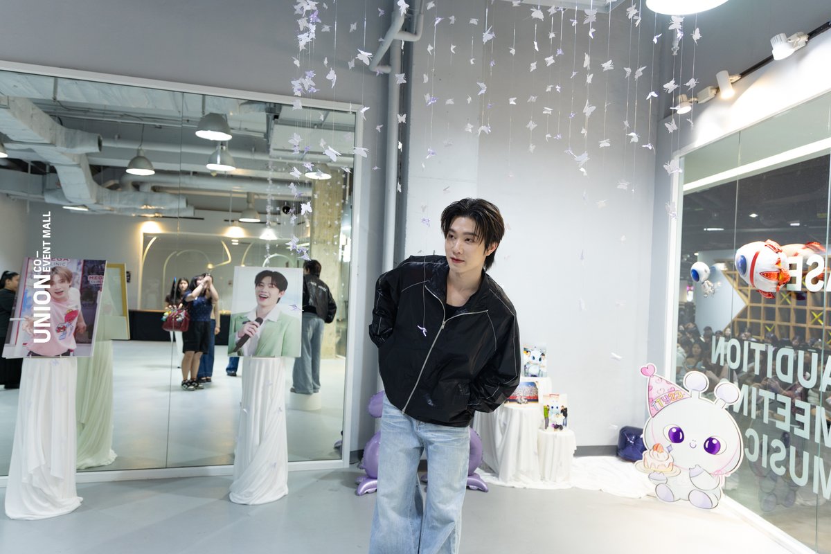 coeventspace's tweet photo. YIM's BD Gallery 2026 At UNION CO-EVENT STUDIO 5🛸
แกลเลอรีวันเกิดที่รวบรวมความสุขของยิม💜
เจ้าของวันเกิด #Mynameis_yim มาเช็กอินแกลเองเลย ท่ามกลางแฟนคลับที่มาให้กำลังใจกันอย่างล้นหลาม จนทะลุห้อง UNION CO-EVENT STUDIO 5 ไปเลยยย 👽

📸 https://t.co/KgWIKIpTae
#YimHappySpace #UnionMall #UnionCoEventMall