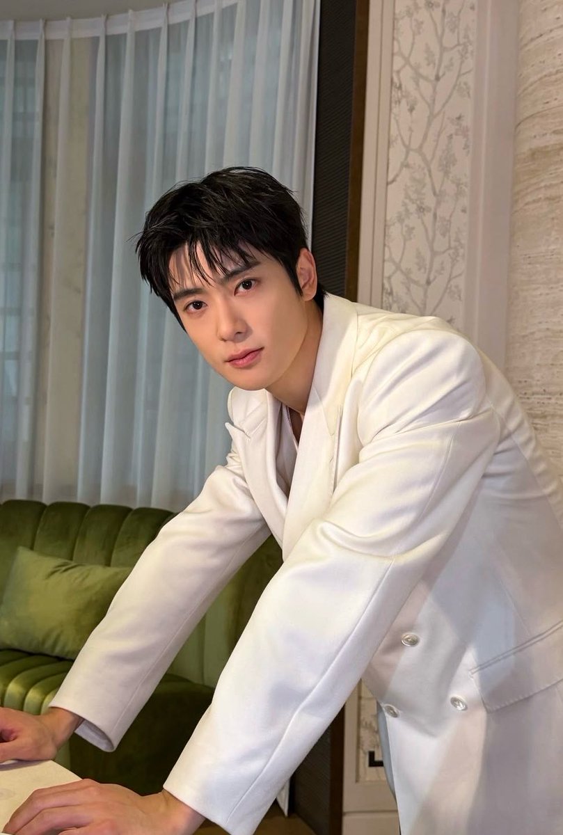 mylovejaeee's tweet photo. white wedding suit https://t.co/nEu1uGlceu