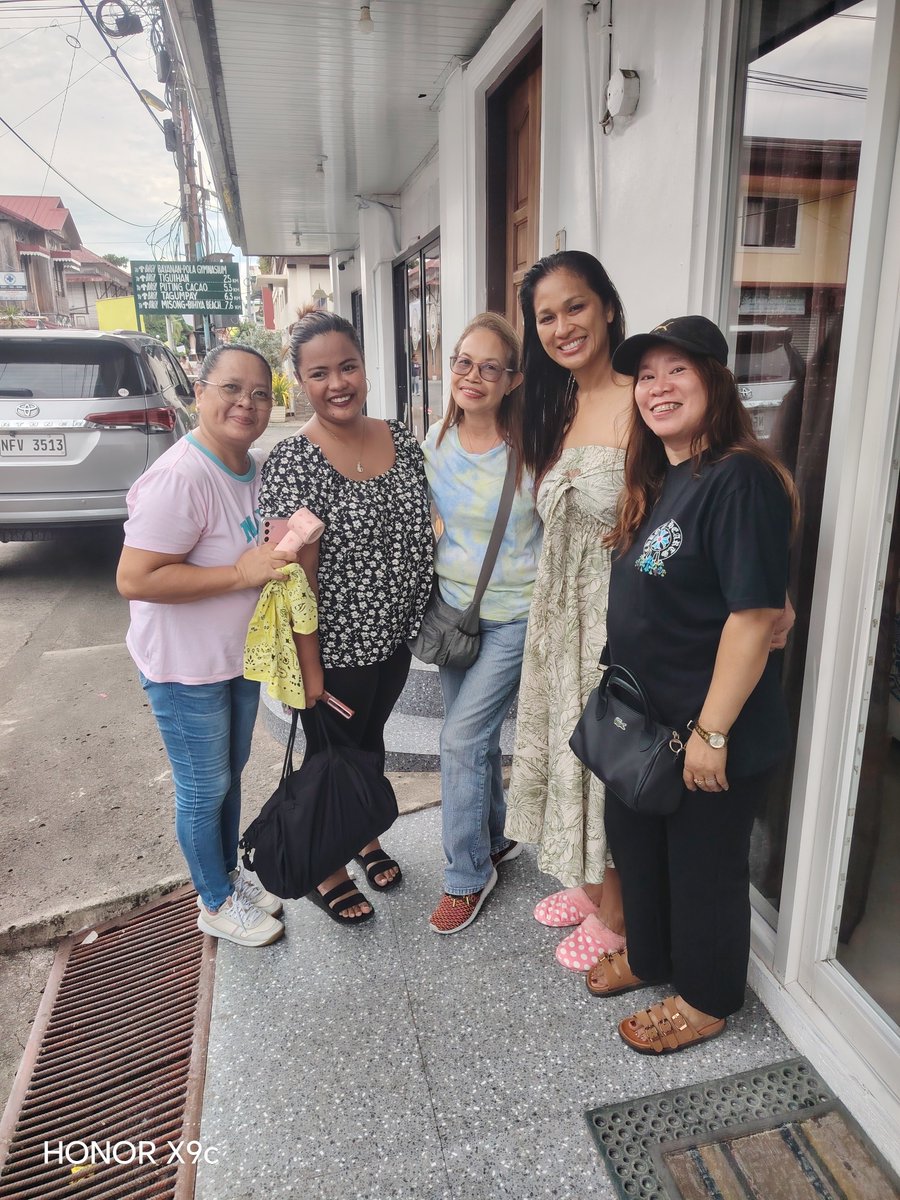 xutiels's tweet photo. With mayor Jennifer Cruz of pola mindoro https://t.co/DmKpRkmv3d