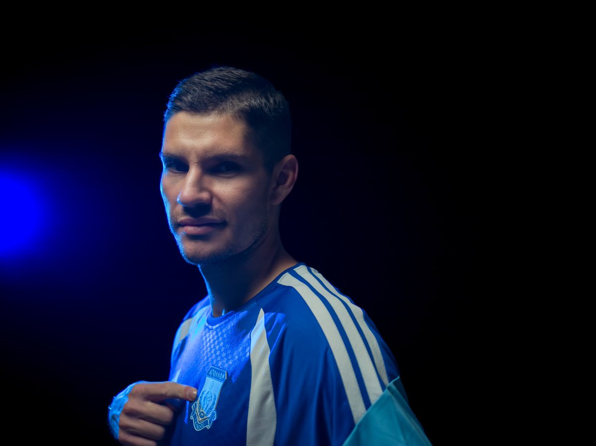 APOLLONOFFICIAL's tweet photo. Καλωσόρισες στην κυανόλευκη οικογένεια, Κωνσταντίνο Μπαλογιάννη! 🔵⚪ https://t.co/FrPwAyPIhd