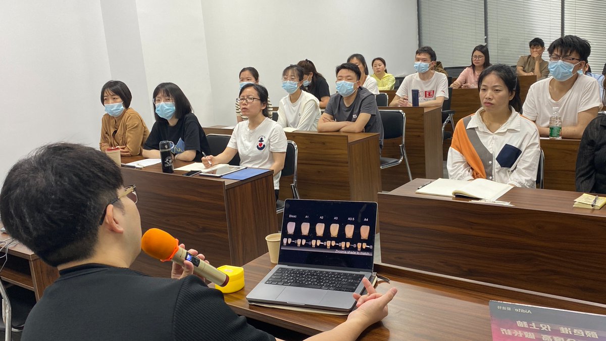 NoraC93895's tweet photo. Just wrapped up an awesome public speaking training session today! Learned so many tips to make my talks more engaging—can’t wait to apply them in my next event. https://t.co/Dho4iKGdio