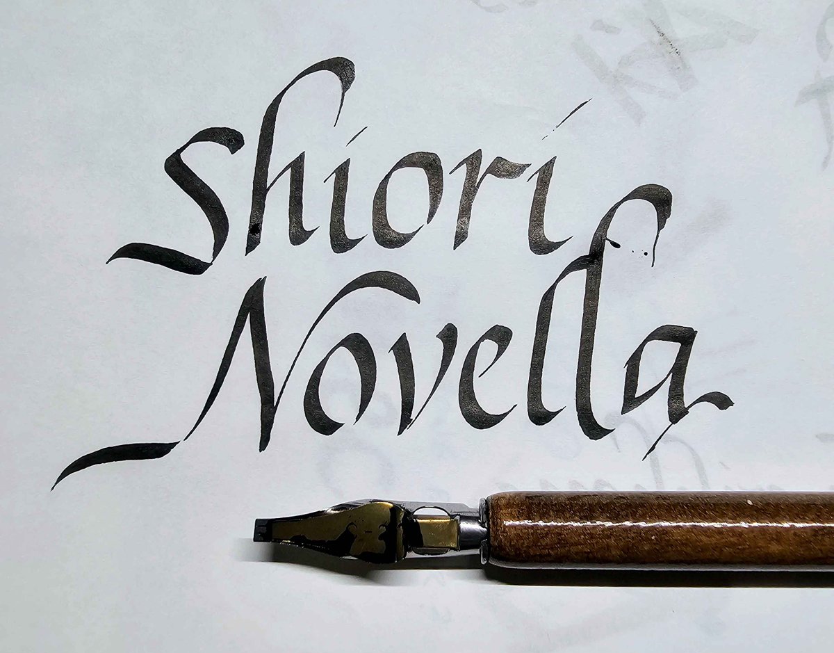 starrpishhh's tweet photo. My ream of practice paper has arrived. What better way to test than to write the archiver's name in blank ink. 🖋️👁‍🗨

#ShiorinOnAir https://t.co/fO4RDwGZ8Q