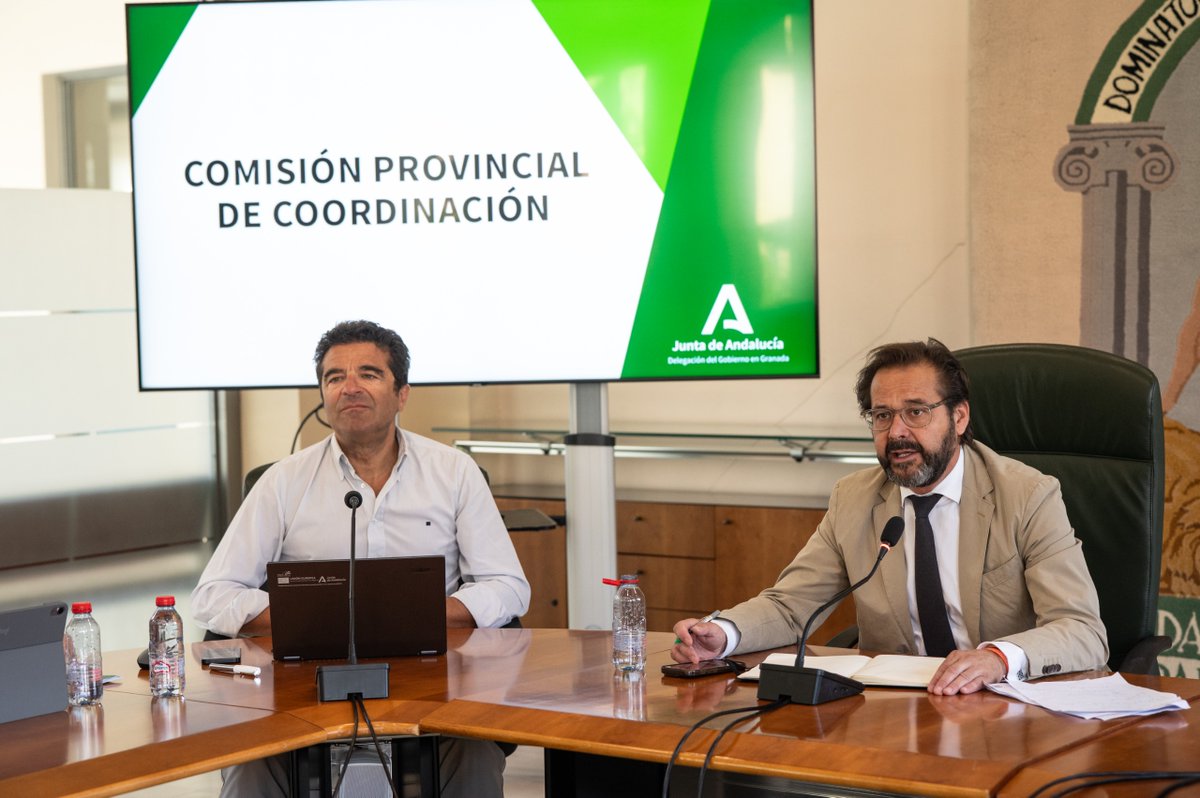 JuntaGranada's tweet photo. El delegado del Gobierno @agranados6957 preside la reunión de la Comisión Provincial de Coordinación, en la que el equipo de delegados territoriales abordan los temas de gestión prioritarios de la provincia y la agenda institucional https://t.co/zLBZ4Ntfjq
