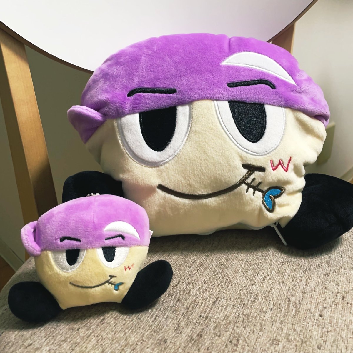 nnit71pppp's tweet photo. (並べて撮る方が可愛いか) https://t.co/RTy8Xg7Qby