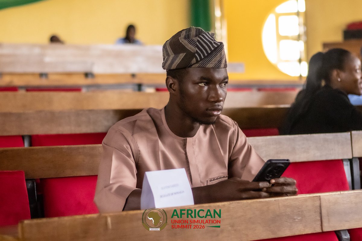 bolas_moral04's tweet photo. Spent last Saturday as Head of State of Somalia 🇸🇴 at the AU Stimulation Summit hosted by @ApataTaofeek, debating the Free Movement Protocol and the African passport. Diplomacy is harder than it looks,but loved every minute of it.  #ModelAfricanUnion #AfricanUnion https://t.co/XowJS9b7VG