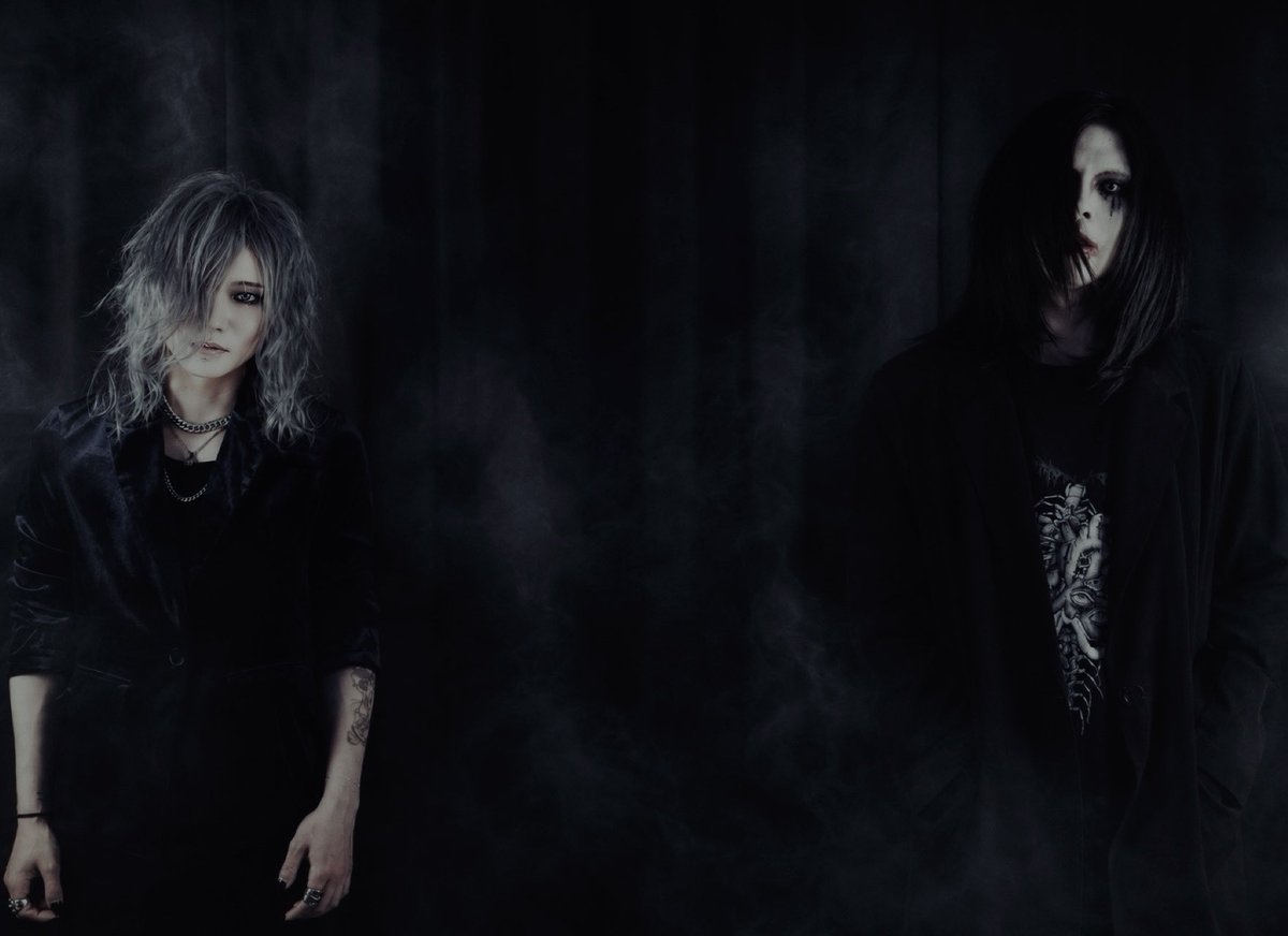 VANTABLA_JP's tweet photo. 【𝐍𝐄𝐖 𝐕𝐈𝐒𝐔𝐀𝐋】

Voice. @YAO_VANTABLA_ 
Drums. @rua_official_ 

黒よりも深い黝へ──。

━━━━━━━━━━━━━━

Camera : @nagahatasentaro 
Hair &amp; Make up : @RUUINSIDE 

#VANTABLA https://t.co/Hl0gFgc7Cp