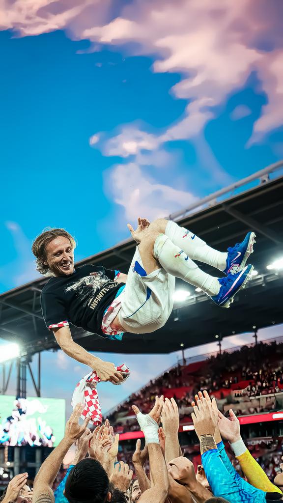 oras6884's tweet photo. 4K #Wallpapers 
   └📂FIFA World Cup 2026 
      └📂  Croatia 🇭🇷
        └📂  ​​ ​Luka Modrić 🪄💎
#Wallpapers #football ​ 
#LukaModrić #Croatia #WorldCup2026 https://t.co/70G8Jte5D3