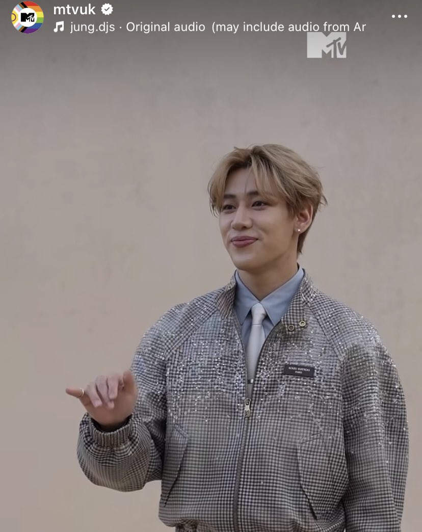 Minnn_JH's tweet photo. [ MTV UK’s IG ]

BamBam is looking handsome at Paris Fashion Week for Louis Vuitton 

🖇️ https://t.co/ihFFehQR1g

#BamBamxLVMenSS27
#BamBam #LVMenSS27 #LouisVuitton https://t.co/3A0iUSHe3e