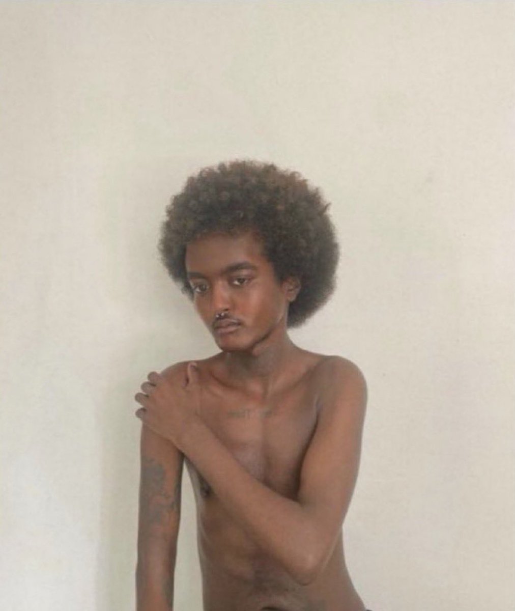 balencibi's tweet photo. How it feels tweeting to nobody https://t.co/ogxLcXwZ1k