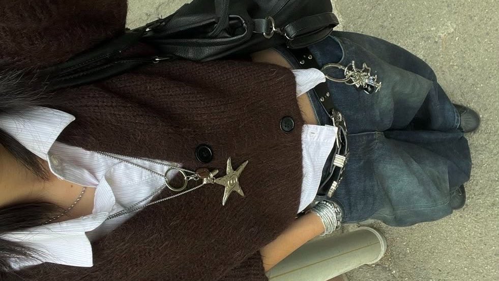 anwongis's tweet photo. girl sangwon outfit https://t.co/S3jIjQ7GyQ