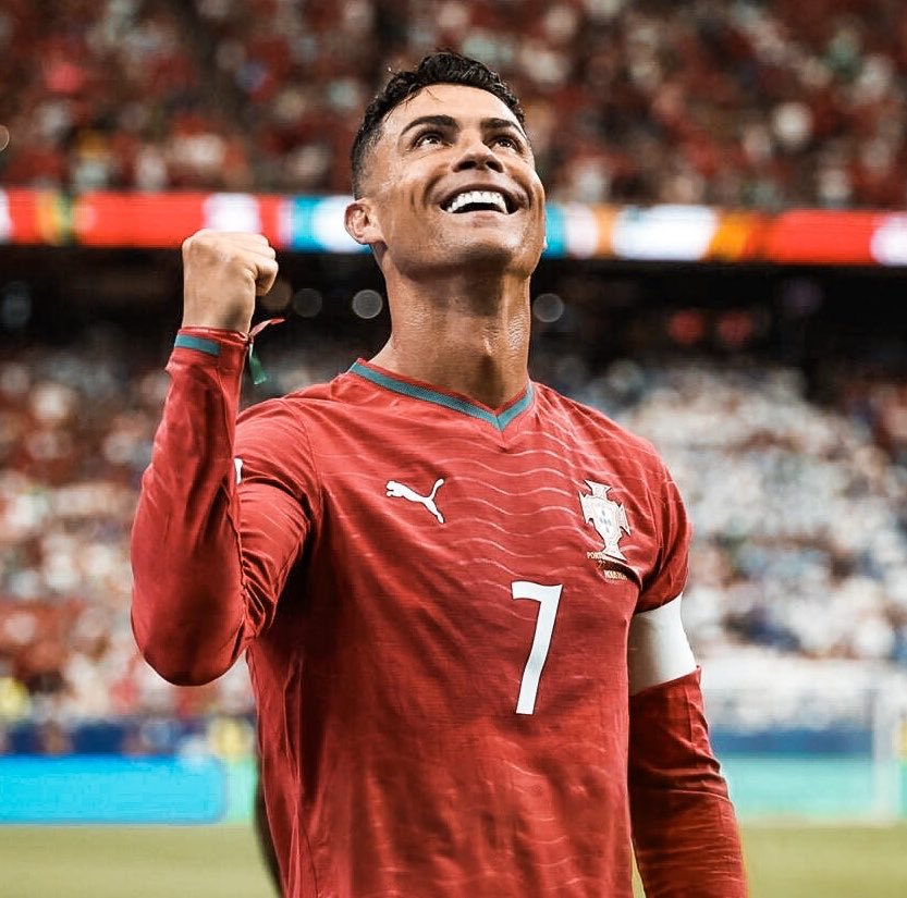 theMadridZone's tweet photo. 🚨 AS IT STANDS, Portugal will face GHANA in the RO32!

If they beat Ghana, they will face SPAIN/AUSTRIA in the RO16.

If they beat Spain/Austria, they will face USA/Algeria/Egypt/Czechia in the quarter-finals. https://t.co/E1pMrzWzGu